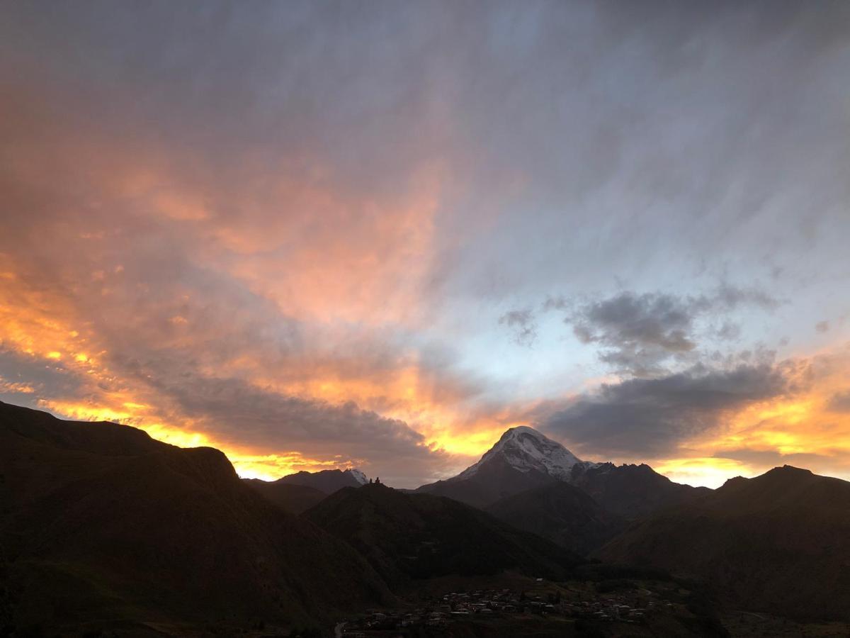 Hotel Nestt Kazbegi Ngoại thất bức ảnh